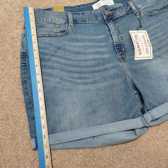 Levi's NWT Mid Rise 5" Shorts Womens Plus Sz 22 (Waist 36) Denim Cutoff Cuffed - Picture 3 of 11